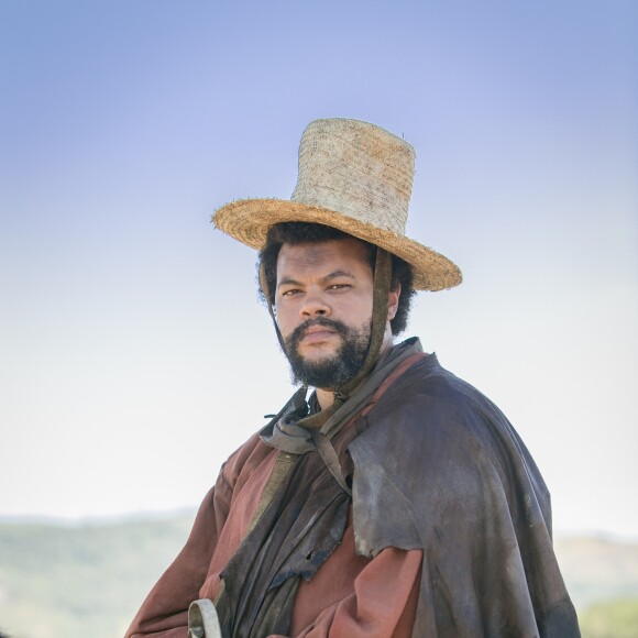 Babu Santana pode ser visto atualmente na reprise da novela 'Novo Mundo'