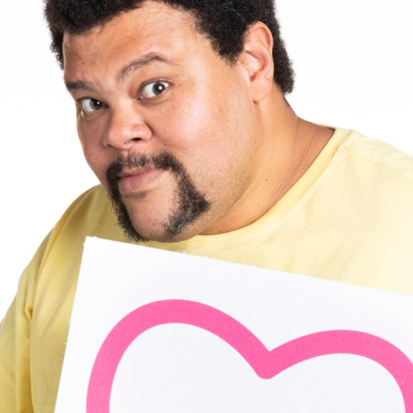 Babu Santana está internado, mas hipótese de Covid-19 foi descartada