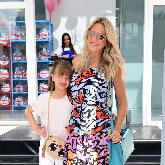 Ticiane Pinheiro bancou a cabeleireira da filha mais velha, Rafaella Justus: 'Olha que bonitinho ficou!'