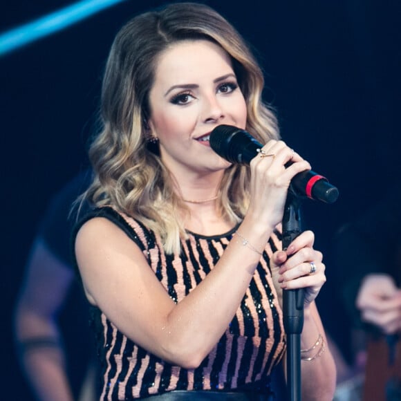 Sandy agradece fãs: 'Mas obrigada pelo carinho'