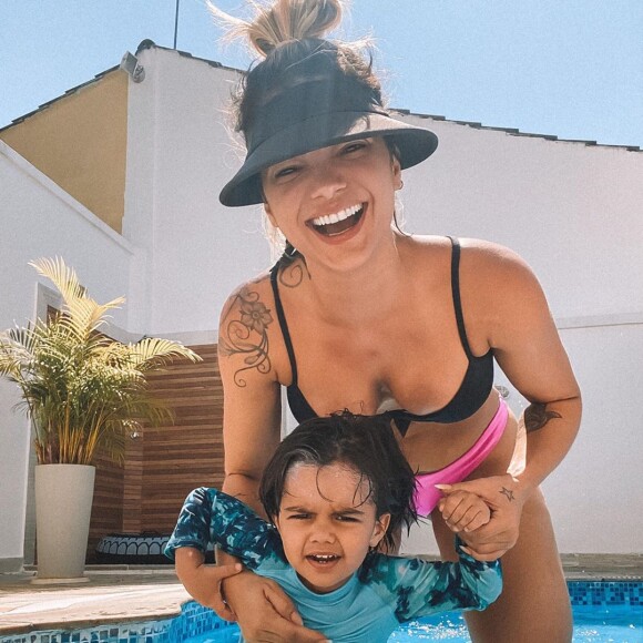 Kelly Key se posicionou após ver que uma foto sua com Arthur gerou polêmica nos comentários