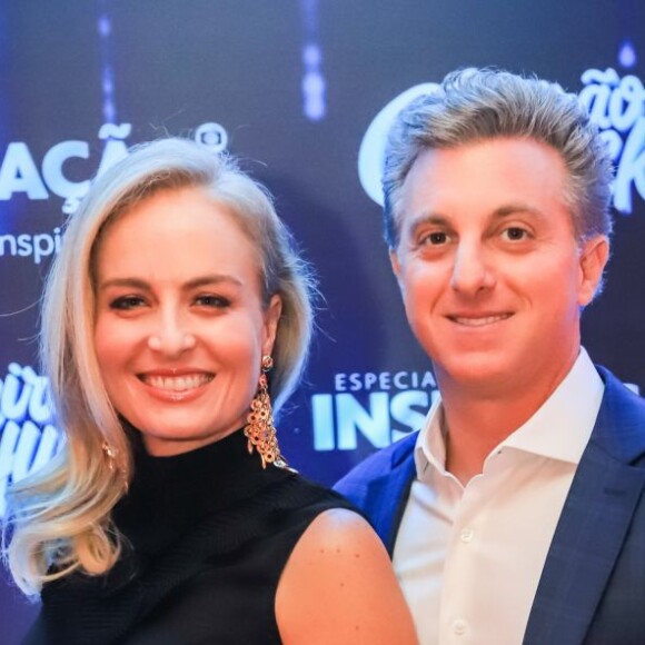Luciano Huck e Angélica estão ajudando os filhos com as tarefas de casa