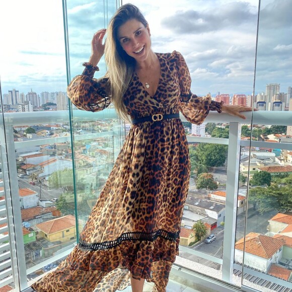 Flávia Viana usa look trendy na gravidez