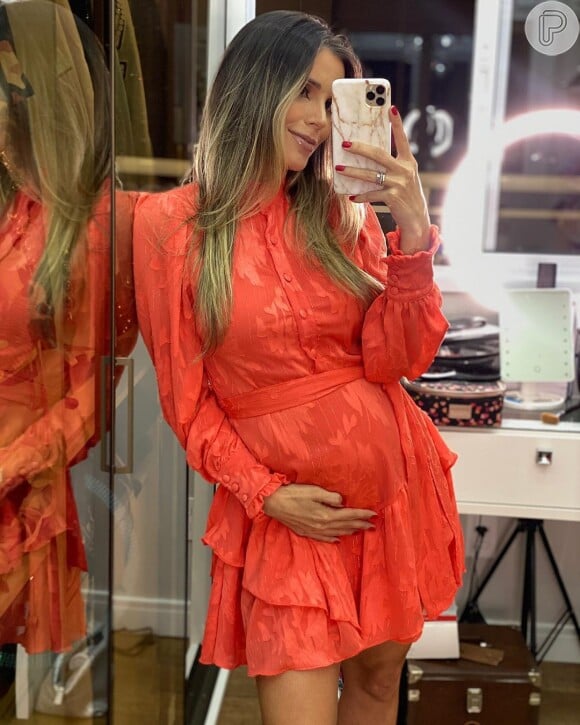 Flávia Viana mantém estilo na gravidez