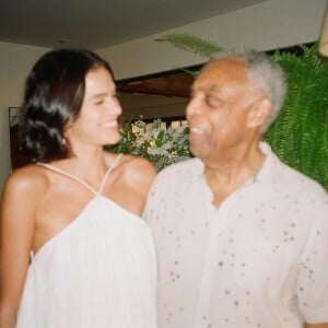 Bruna Marquezine tietou Gilberto Gil durante Carnaval em Salvador