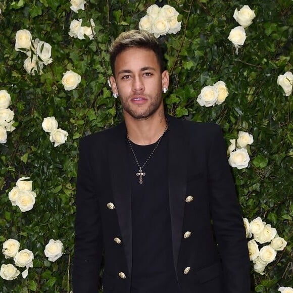 Neymar dança e faz dublagens no tiktok