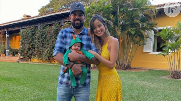 Biah Rodrigues e marido, Socoraba, comemoram 2 meses do filho, Theo