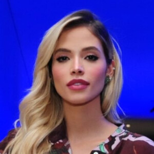 Carol Dias foi elogiada ao exibir o barrigão da primeira gravidez: 'Perfeita'