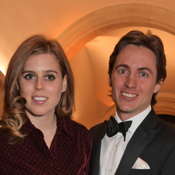 Princesa Beatrice se casou com Edoardo Mapelli Mozzi, na Capela de Todos os Santos, em Windsor Great Park