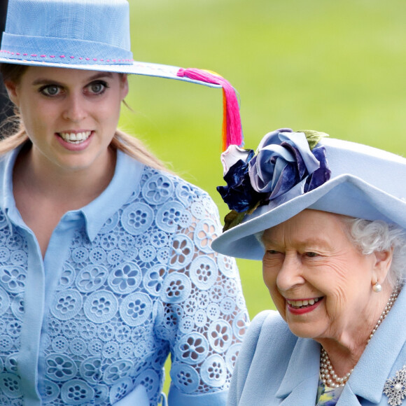 Vestido de noiva histórico! Look de Princesa Beatrice tem 53 anos e era da avó. Saiba detalhes em matéria nesta segunda-feira, dia 20 de julho de 2020