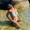 Moda praia com Juliana Paes: atriz curtiu dia de praia com biquíni azul