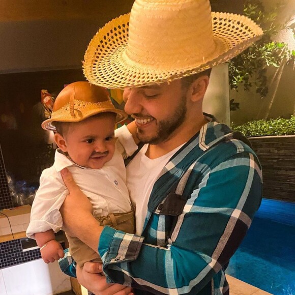 Léo, de 6 meses, apareceu animado em vídeo postado pelo pai, Murilo Huff