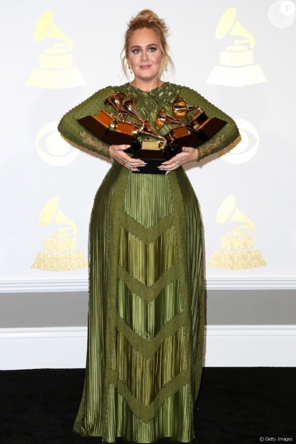 Adele surpreendeu a web em maio ao surgir com corpo mais magro em foto