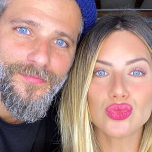 Giovanna Ewbank exibe look inusitado e opinião de Gagliasso a diverte. Confira vídeo postado nesta segunda-feira, dia 03 de agosto de 2020