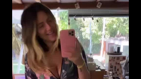 Vídeo: Giovanna Ewbank, de camisola floral, cai na risada com reação de Bruno Gagliasso sobre look