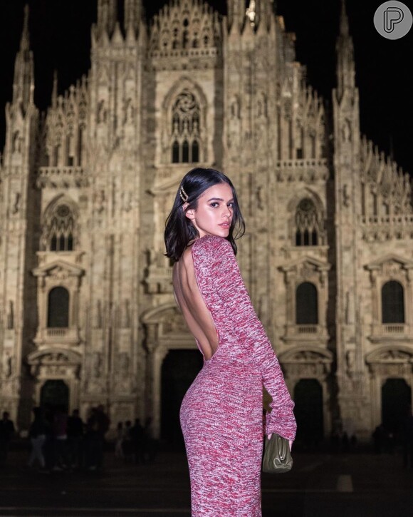 Bruna Marquezine estrelou ensaio fashion na Catedral de Milão, na Itália, em setembro de 2019