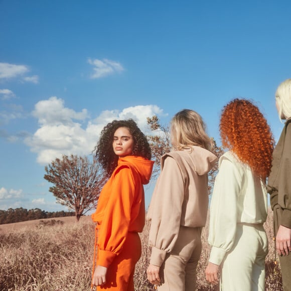 A sessão de fotos da Ginger, marca de Marina Ruy Barbosa, foi feita em cenário campestre