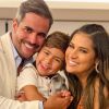Dupla de Simaria, Simone exibe foto com marido e filho com look combinando