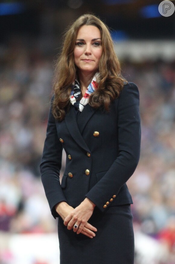 Kate Middleton renovou seus looks de gestante em lojas populares como Gap e Topshop