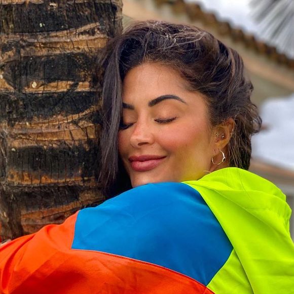 Aline Riscado vive affair com cantor Bruno Chelles, diz jornal