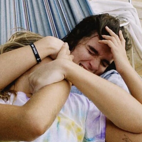 Sasha Meneghel já ganhou declaração de amor do namorado, João Figueiredo, em live