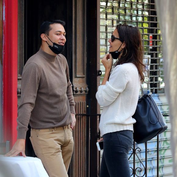 Namorado de Katie Holmes, Emilio Vitolo Jr. estava noivo há um ano e meio da estilista Rachel Emmons, de 24 anos, e não dava sinais de querer término