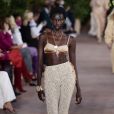Semana de Moda de Milão: top estruturado é tendência da Alberta Ferretti