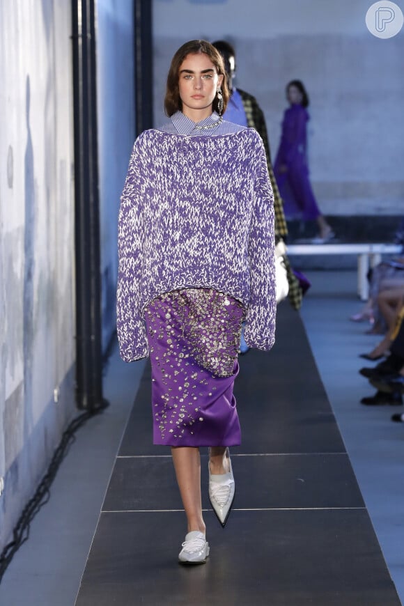 Semana de Moda de Milão: moletom combinado com saia ganha referência na N21