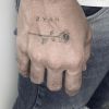 Bruno Gagliasso mostrou a tatuagem com o nome do terceiro filho, Zyan, em detalhes