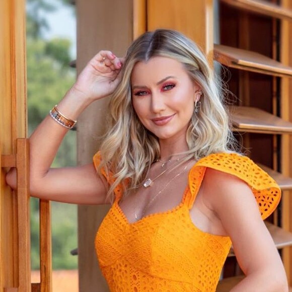 Ana Paula Siebert é influencer e casada com Roberto Justus há mais de 5 anos