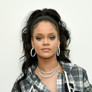 Rihanna reage a acusação de islamfobia: 'Foi involuntariamente ofensivo no nosso evento da Savage x Fenty'