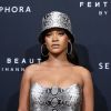 Rihanna se retrata com comunidade mulçumana: 'Eu gostaria ainda mais de me desculpar com vocês por conta deste honesto, mas descuidado erro'