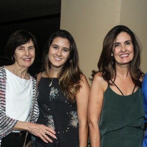 Beatriz Bonemer não dispensa fotos em família na sua conta de Instagram