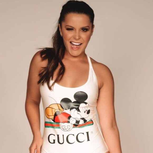 Maraisa exibe corpo em maiô da Gucci