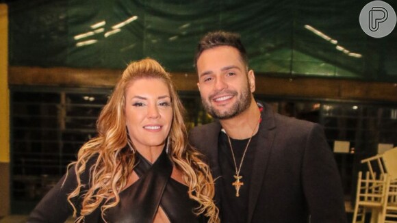 Simony e o cantor Felipe Rodriguez estão noivos após 5 meses de relação