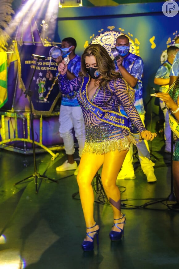 Simony vai puxar a bateria da Unidos do Peruche no carnaval de 2020 em SP