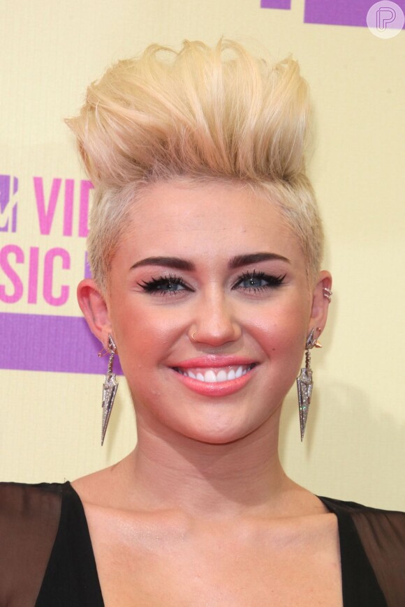 Miley Cyrus completa 20 aninhos