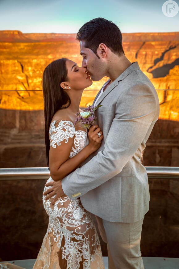 Simaria e Vicente renovaram os votos de casamento em 2018 durante viagem