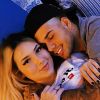 Zé Felipe e Virginia Fonseca trocaram beijos e mensagens de carinho após influencer aceitar pedido de casamento do cantor
