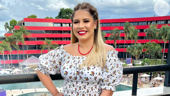 Marília Mendonça aposta em look romântico para show, em 07 de novembro de 2020