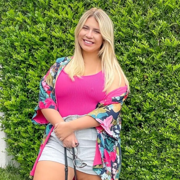 Marília Mendonça posa com look comfy