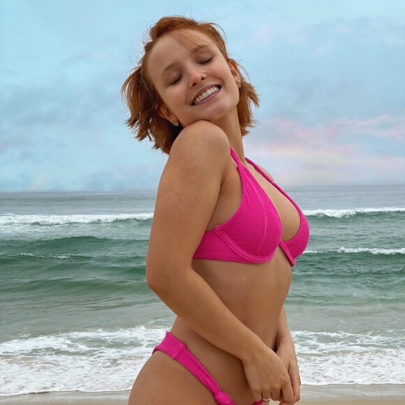 Larissa Manoela é eloigada com frequência pelas fotos de biquíni