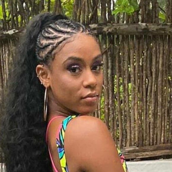 MC Rebecca abre o jogo sobre liberdade sexual e parceria com Karol Conka