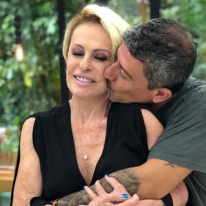 Parceiro de Ana Maria Braga na TV, Tom Veiga morreu em 1º de novembro de 2020