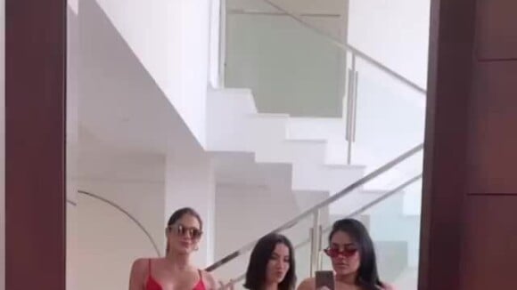Mari Gonzalez, Bianca Andrade e Flayslane posam de biquíni vermelho