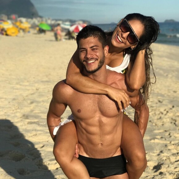 Mayra Cardi e Arthur Aguiar anunciaram o fim do casamento em maio, após três anos juntos