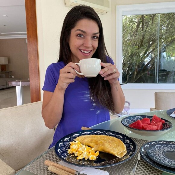 Thais Fersoza segue alimentação equilibrada para manter o corpo saudável 