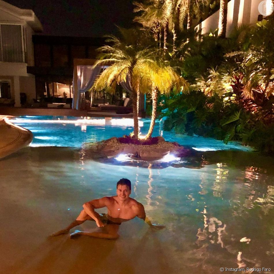 Rodrigo Faro nega ostentação após exibir piscina luxuosa - Purepeople