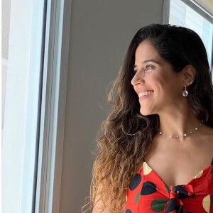 Camilla Camargo não escondeu a animação ao ver a barriga de nova gravidez se mexendo