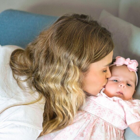 Carol Dias descarta ciúmes dos filhos de Kaká da caçula do casal, Esther: 'Carinho'